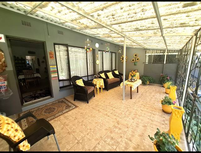 2 BEDROOM TOWNHOUSE FOR SALE IN UVONGO